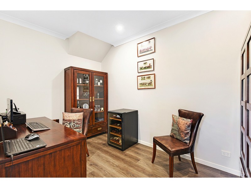 2/31 Milton Avenue, Paradise Point QLD 4216