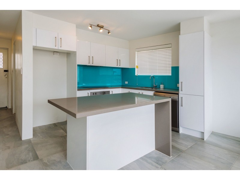4/290 Marine Parade, Labrador QLD 4215