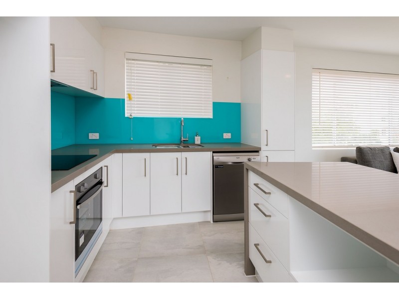 4/290 Marine Parade, Labrador QLD 4215