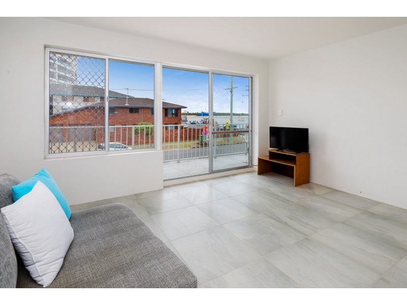 4/290 Marine Parade, Labrador QLD 4215