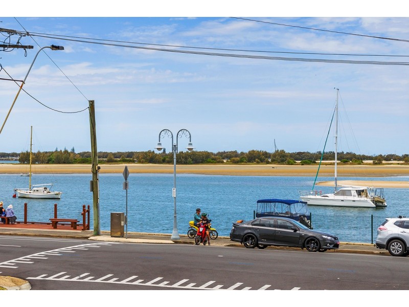 4/290 Marine Parade, Labrador QLD 4215