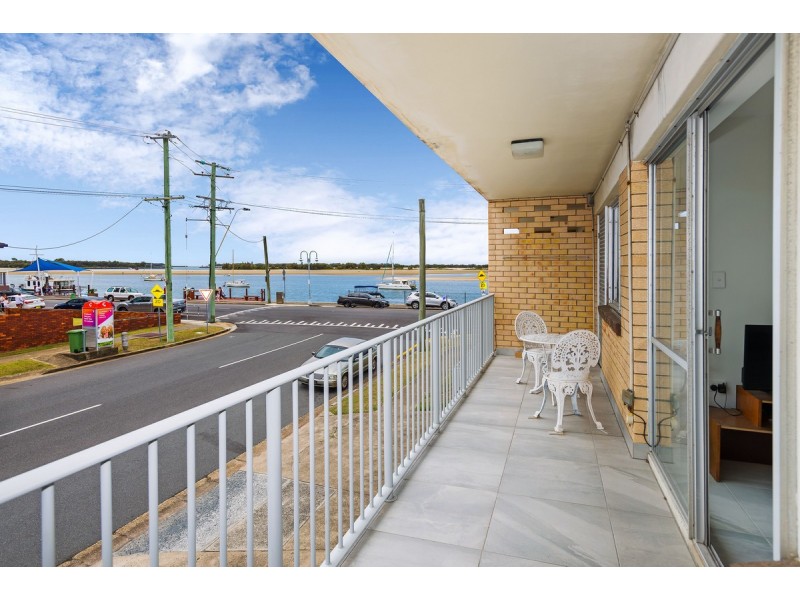 4/290 Marine Parade, Labrador QLD 4215