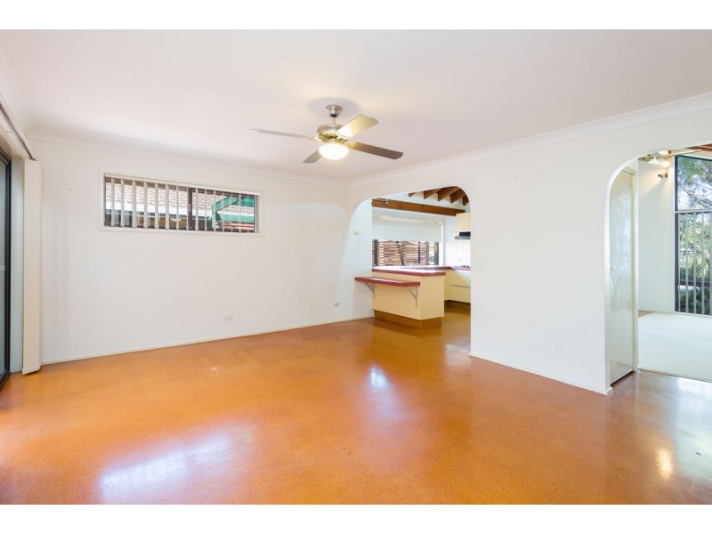 15 Mallard Avenue, Paradise Point QLD 4216