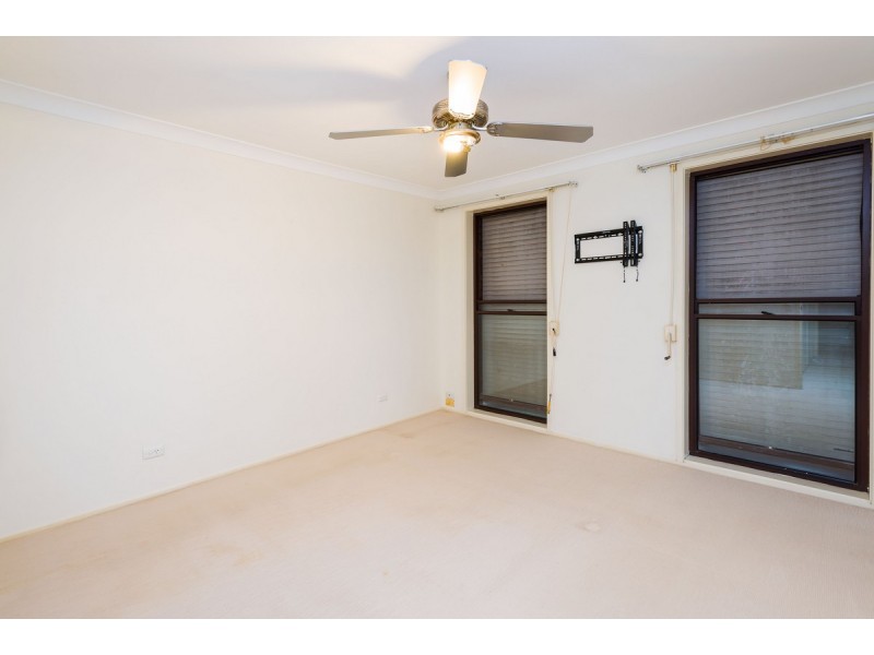 15 Mallard Avenue, Paradise Point QLD 4216