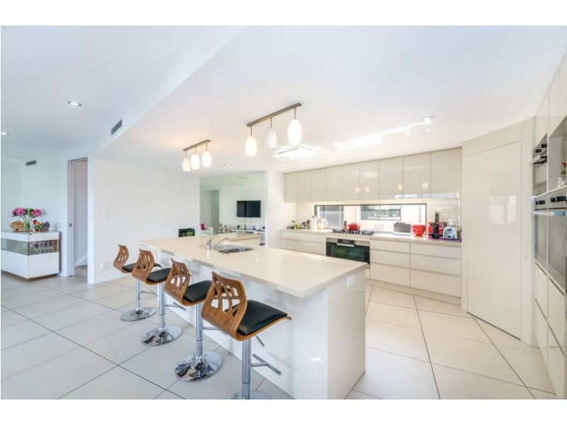2136 Beaufort Way, Hope Island QLD 4212