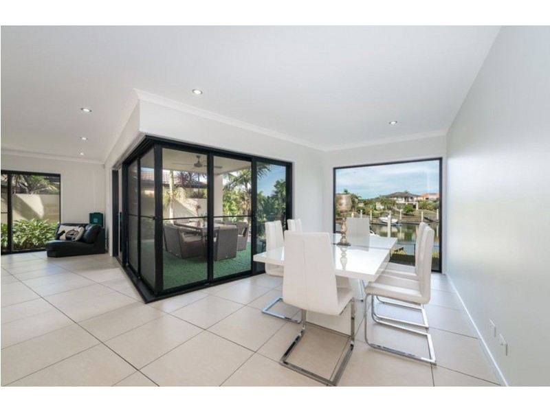 2136 Beaufort Way, Hope Island QLD 4212