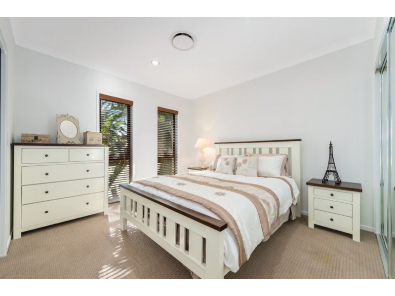 2136 Beaufort Way, Hope Island QLD 4212