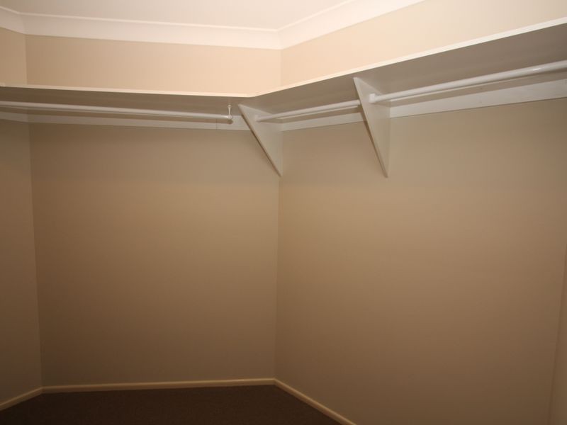 19 River Links Boulevarde East, Helensvale QLD 4212