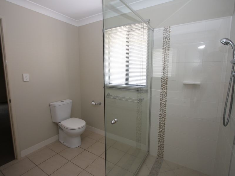 19 River Links Boulevarde East, Helensvale QLD 4212