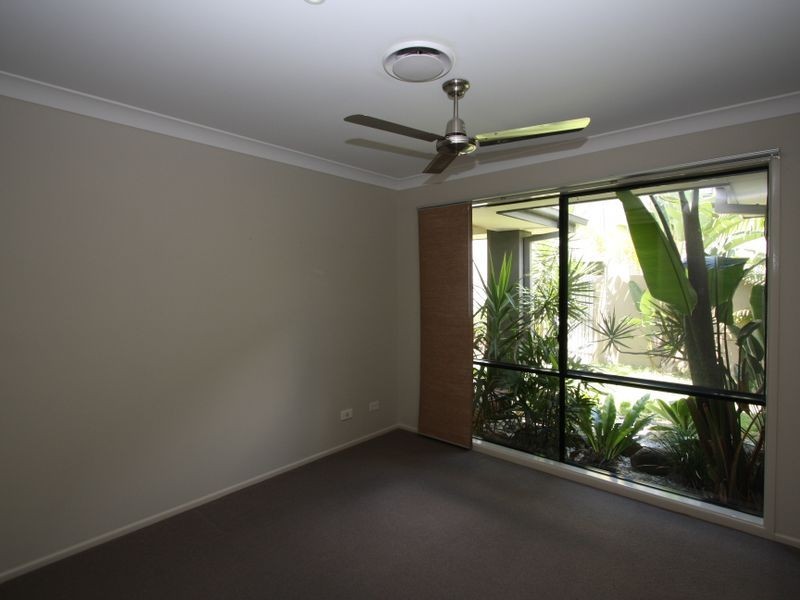 19 River Links Boulevarde East, Helensvale QLD 4212