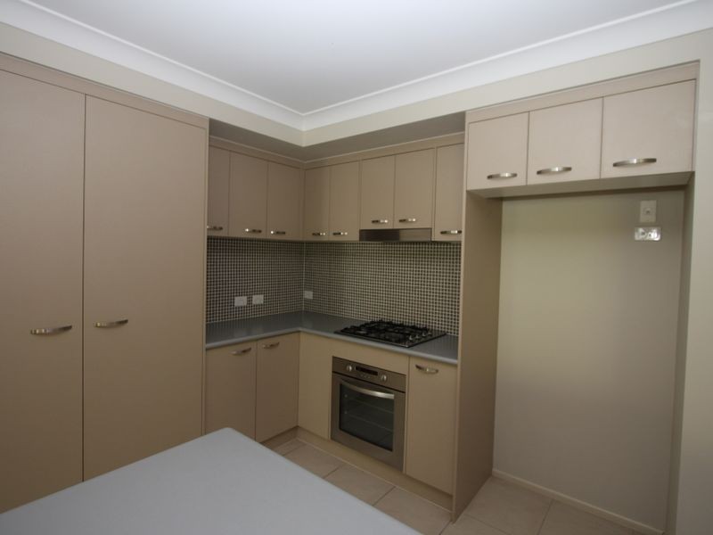 19 River Links Boulevarde East, Helensvale QLD 4212