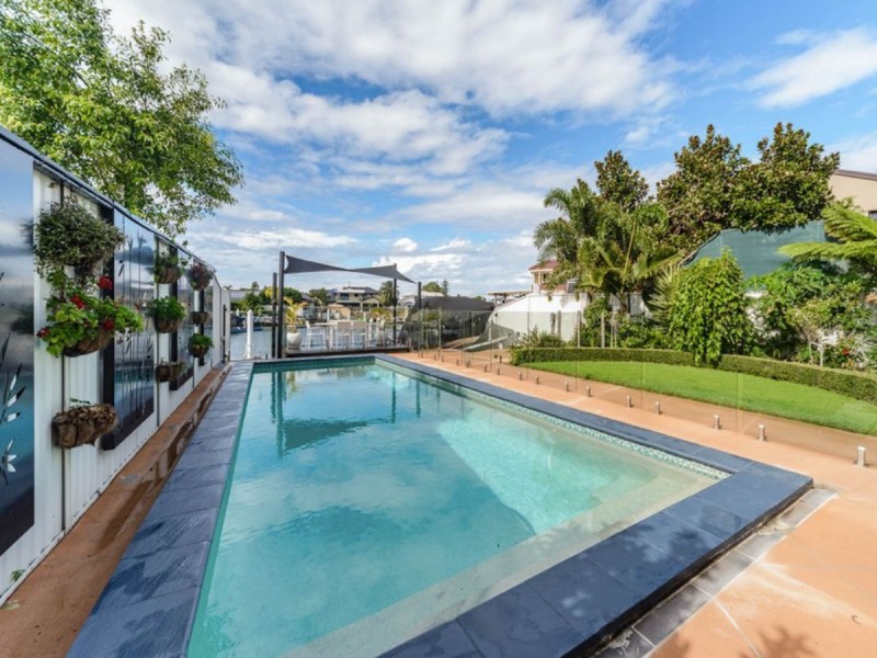7 Wau Avenue, Runaway Bay QLD 4216