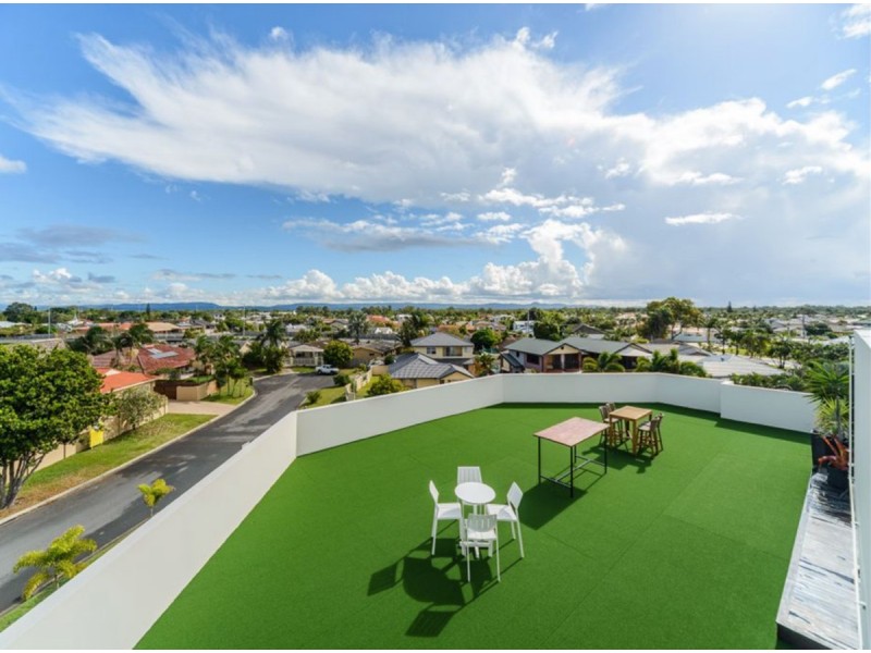 7 Wau Avenue, Runaway Bay QLD 4216