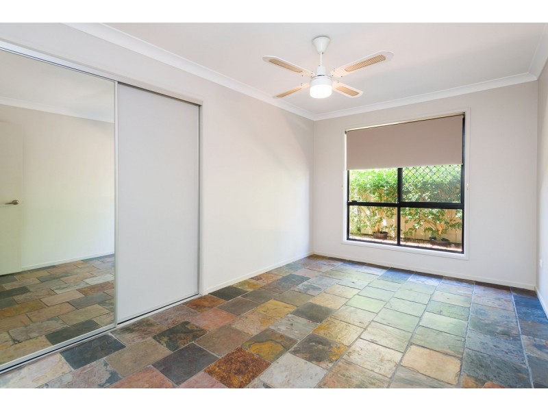 2/19 Mallard Avenue, Paradise Point QLD 4216