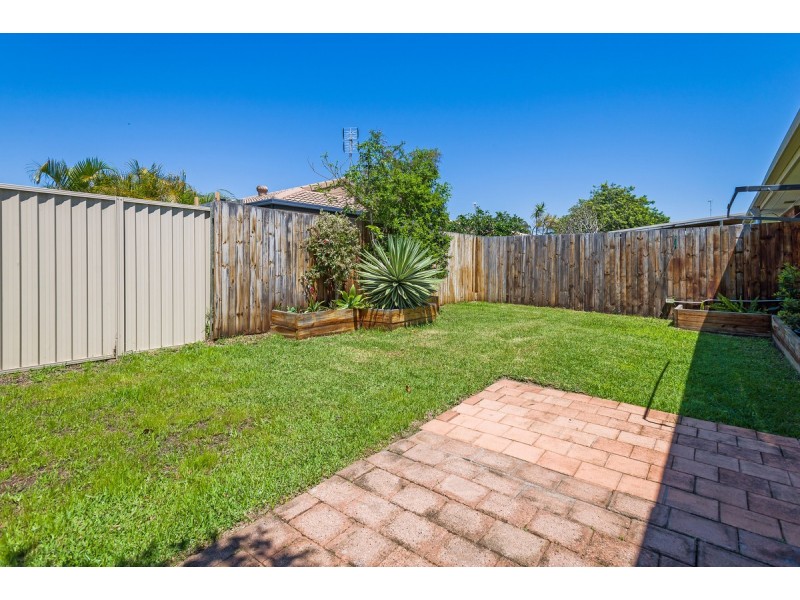 2/18 Maiala Close, Paradise Point QLD 4216