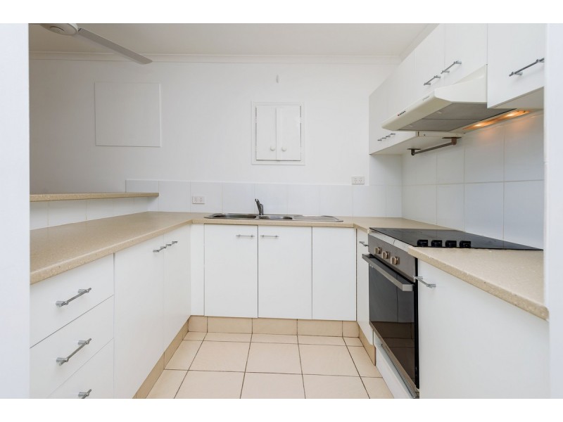 2/18 Maiala Close, Paradise Point QLD 4216