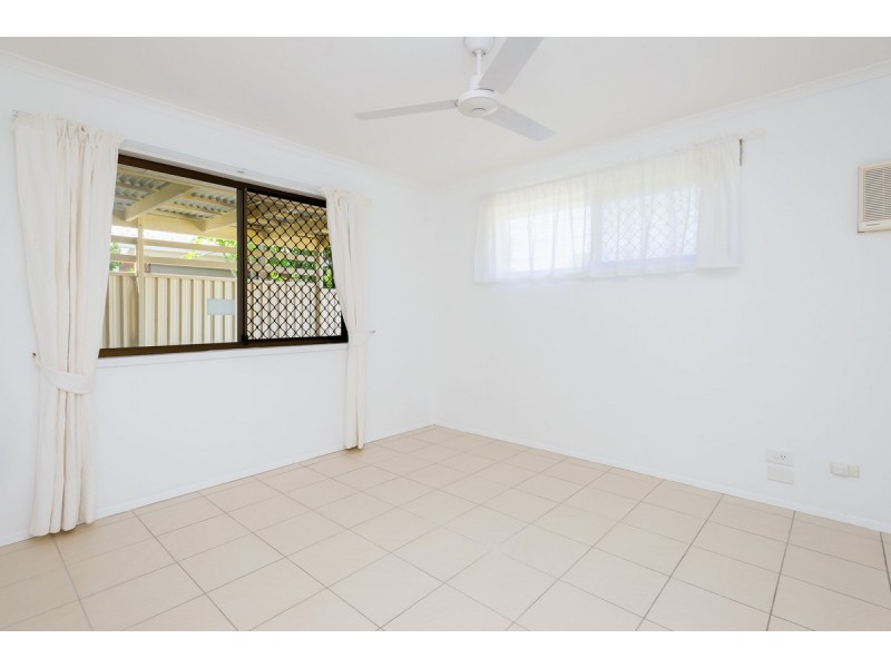 2/18 Maiala Close, Paradise Point QLD 4216
