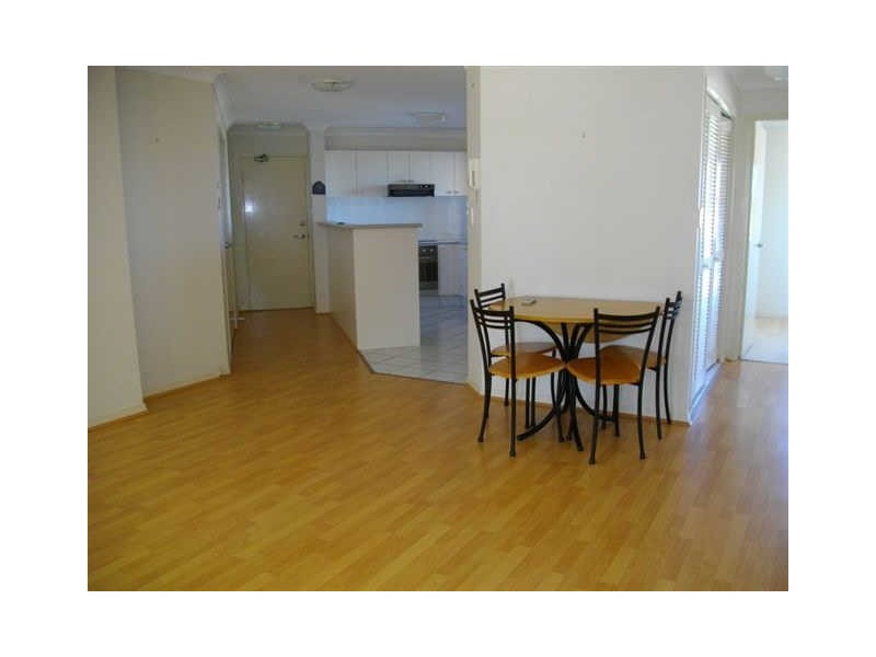 9/9 Errol Avenue, Paradise Point QLD 4216