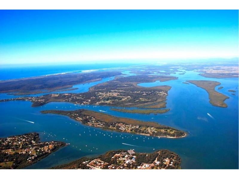 37 Hampton Drive, Russell Island QLD 4184