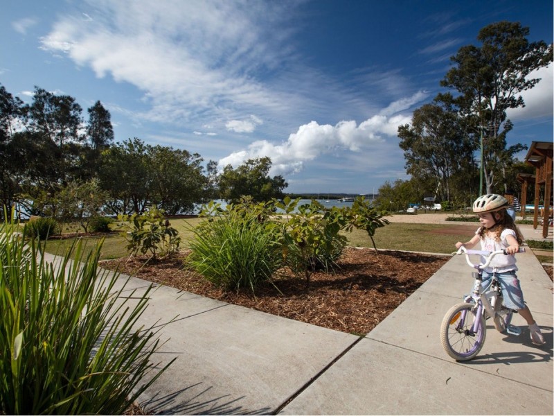 37 Hampton Drive, Russell Island QLD 4184