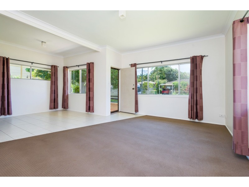 6 Rathbone Place, Labrador QLD 4215