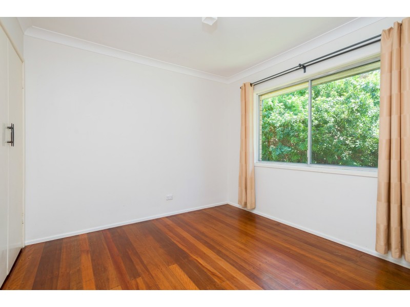 6 Rathbone Place, Labrador QLD 4215
