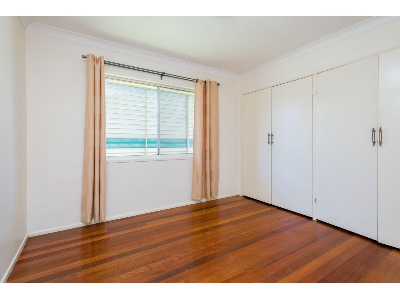 6 Rathbone Place, Labrador QLD 4215