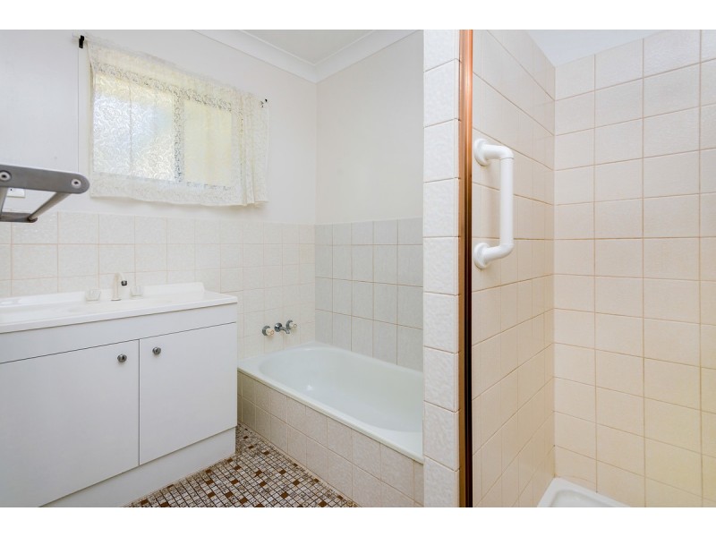 6 Rathbone Place, Labrador QLD 4215