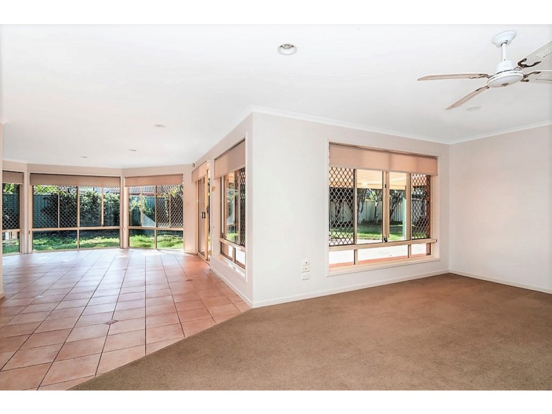 44 Burrinjuck Drive, Coombabah QLD 4216