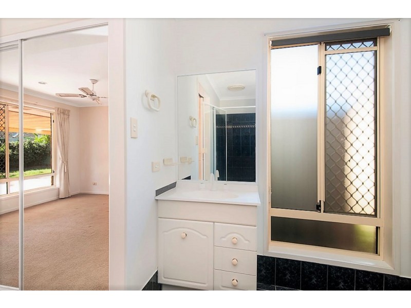 44 Burrinjuck Drive, Coombabah QLD 4216