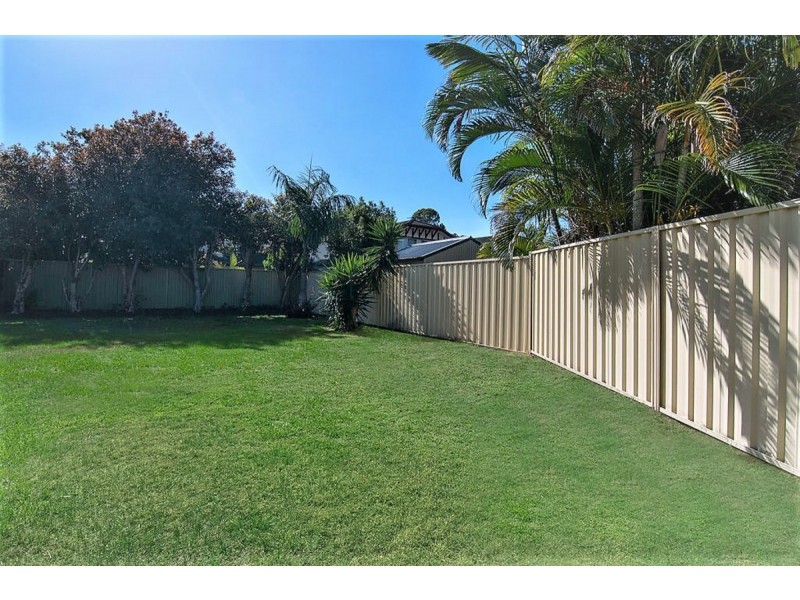 44 Burrinjuck Drive, Coombabah QLD 4216