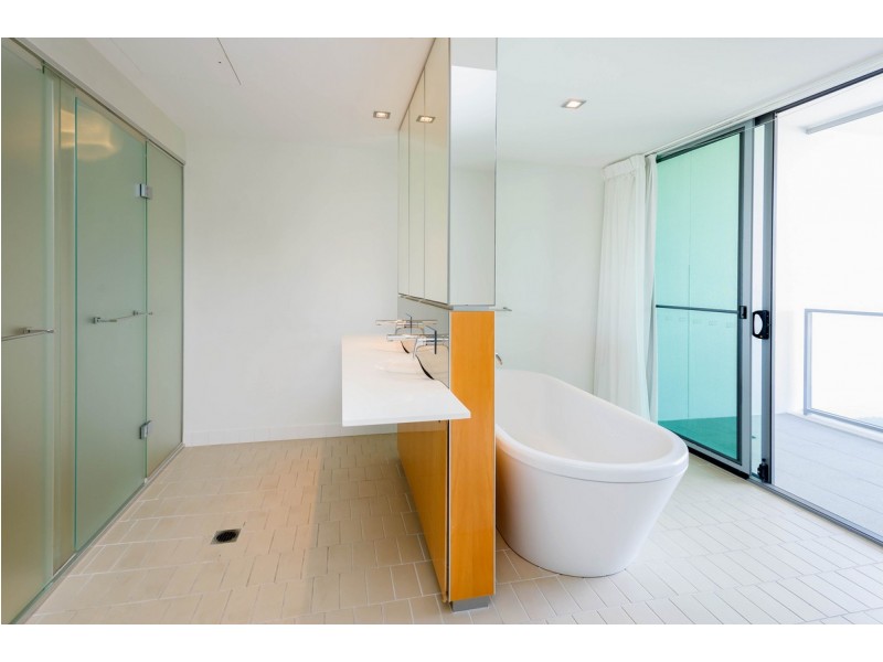 2109 Ephraim Island, Paradise Point QLD 4216