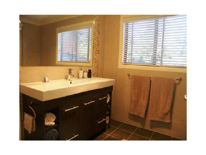 39 John Lund Drive, Hope Island QLD 4212