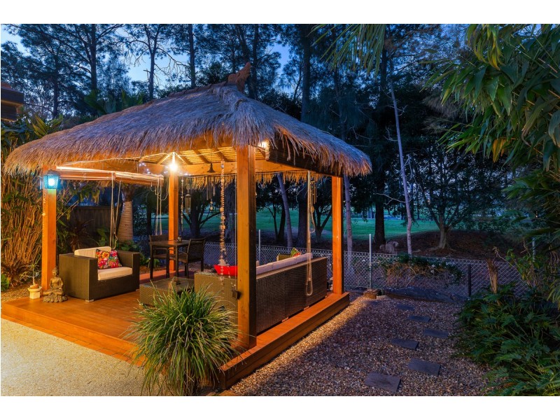 27 Ballybunyon Crescent, Hope Island QLD 4212