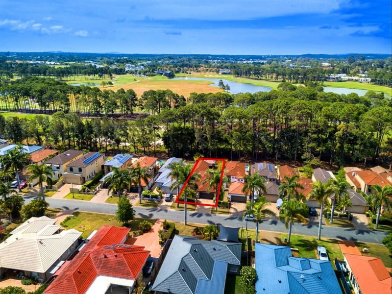 27 Ballybunyon Crescent, Hope Island QLD 4212