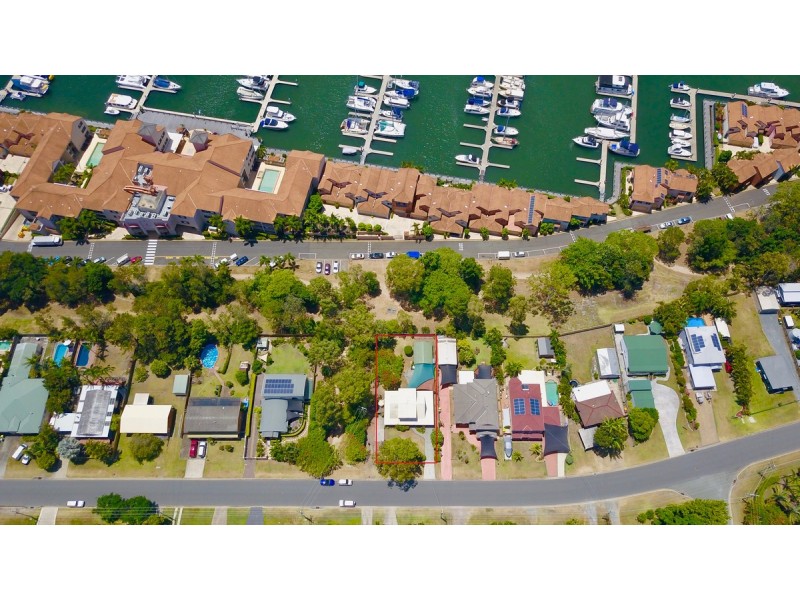 102 Sheehan Avenue, Hope Island QLD 4212