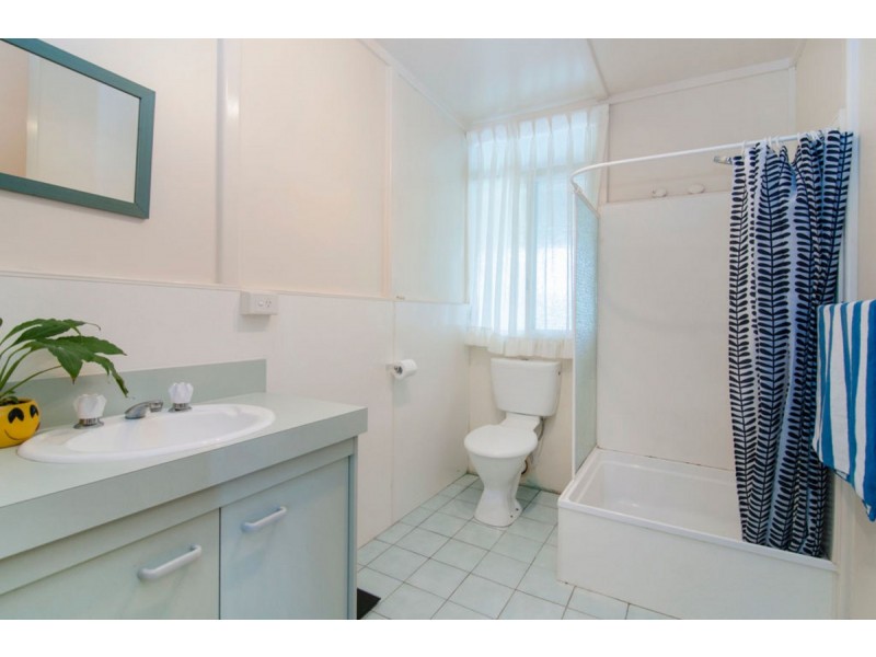 102 Sheehan Avenue, Hope Island QLD 4212