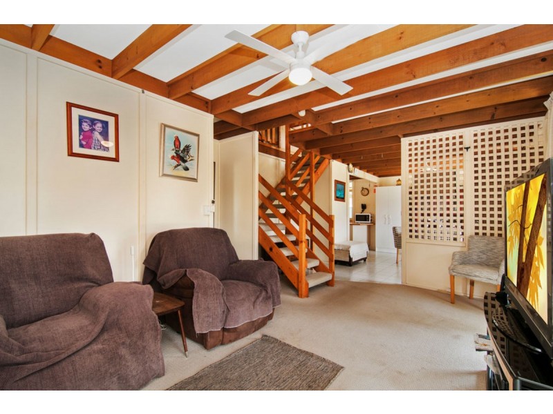 102 Sheehan Avenue, Hope Island QLD 4212