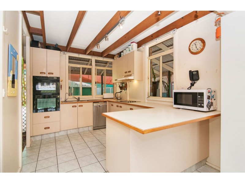 102 Sheehan Avenue, Hope Island QLD 4212