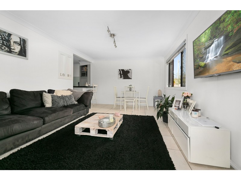 2/28 Errol Avenue, Paradise Point QLD 4216