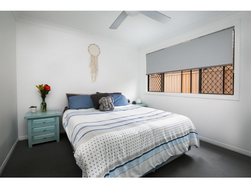 2/28 Errol Avenue, Paradise Point QLD 4216