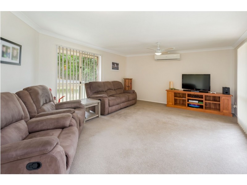 23 Mussau Street, Pacific Pines QLD 4211