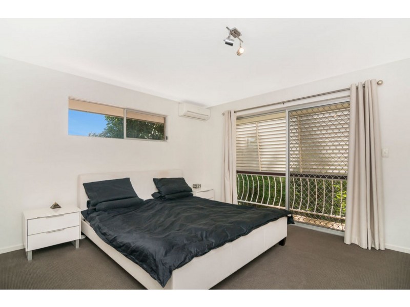 1 & 2/17 Teal Avenue, Paradise Point QLD 4216