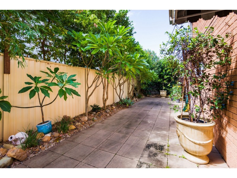 1 & 2/17 Teal Avenue, Paradise Point QLD 4216