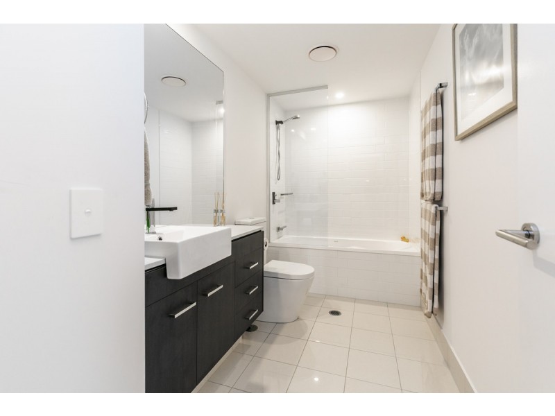 3304/25-31 East Quay Drive, Biggera Waters QLD 4216