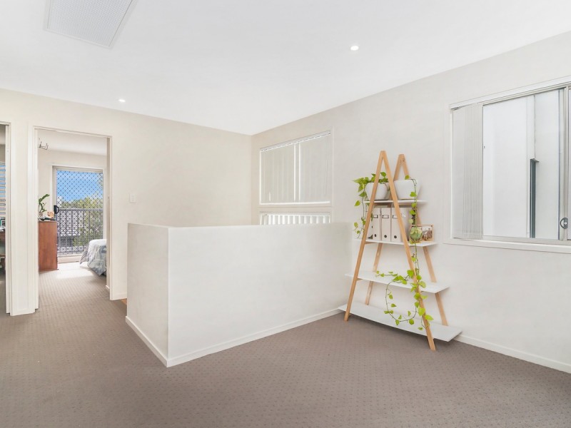 22 La Savina Drive, Coombabah QLD 4216