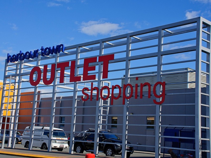 22 La Savina Drive, Coombabah QLD 4216