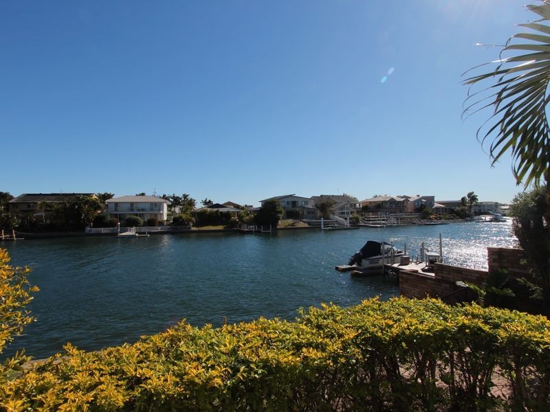 1/100 Morala Avenue, Runaway Bay QLD 4216