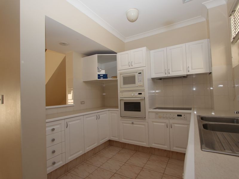 1/100 Morala Avenue, Runaway Bay QLD 4216