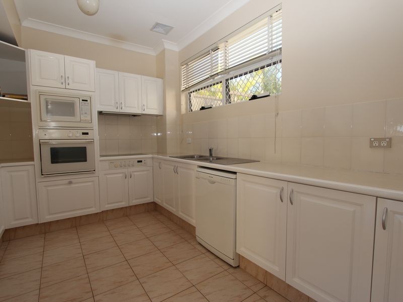 1/100 Morala Avenue, Runaway Bay QLD 4216